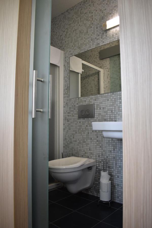 Zsolnay Negyed Vendeghaza Aparthotel Pécs Exteriör bild